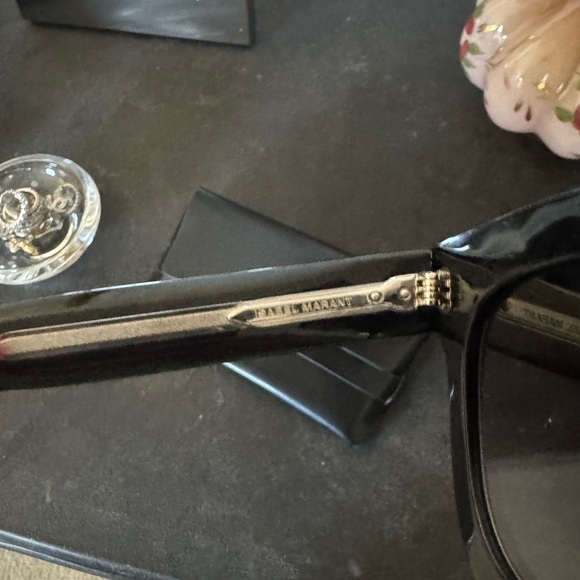 Stylish Black Sunglasses with Case-Isabel Marant - Picture 3 of 4